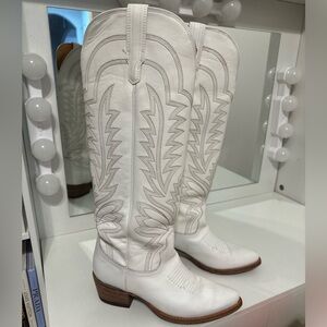 Tecovas Abby white Boots